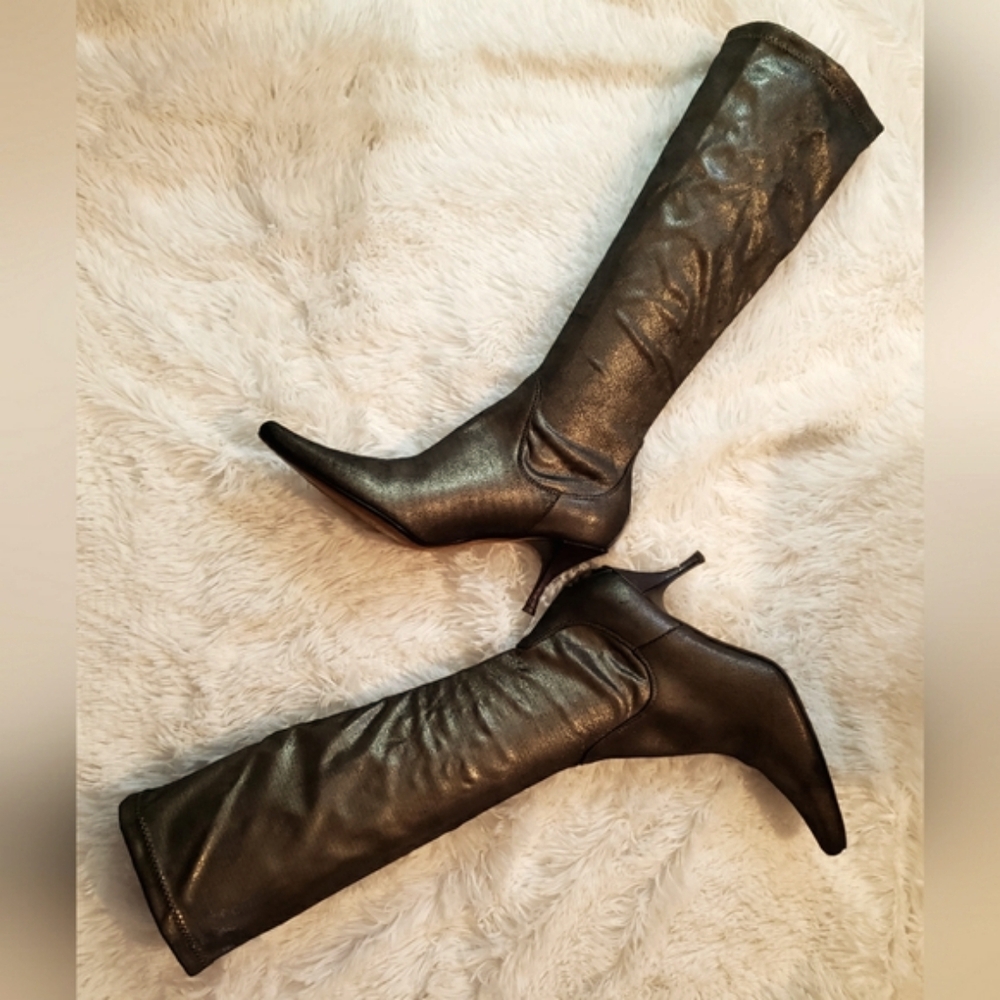 Donald J.Pliner Silver Metallic Crepe Elastic Pointed Toe Knee High Boot 8.5M - Picture 7 of 14